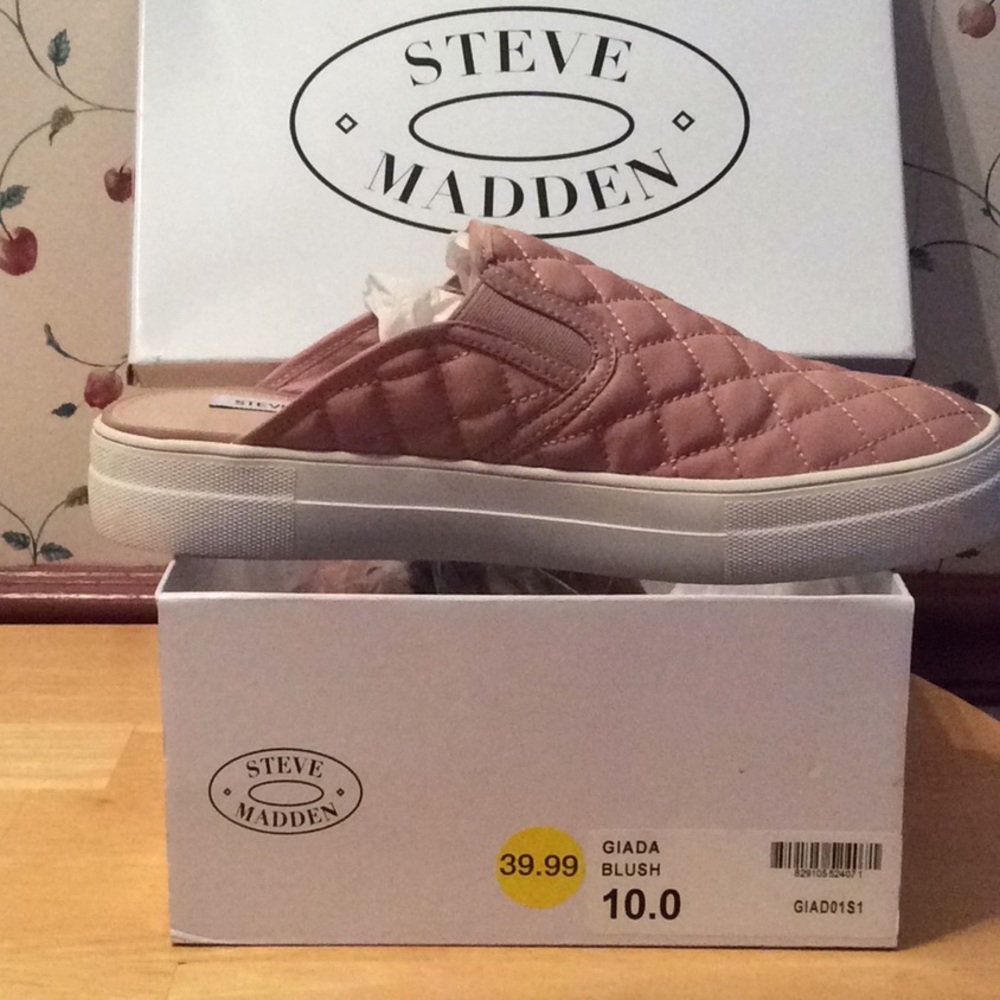 Steve Madden Sneakers